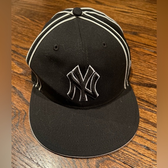 New Era Other - NEW YORK YANKEES 7 1/4 New Era Baseball Cap 59FIFTY DBL PIPE
